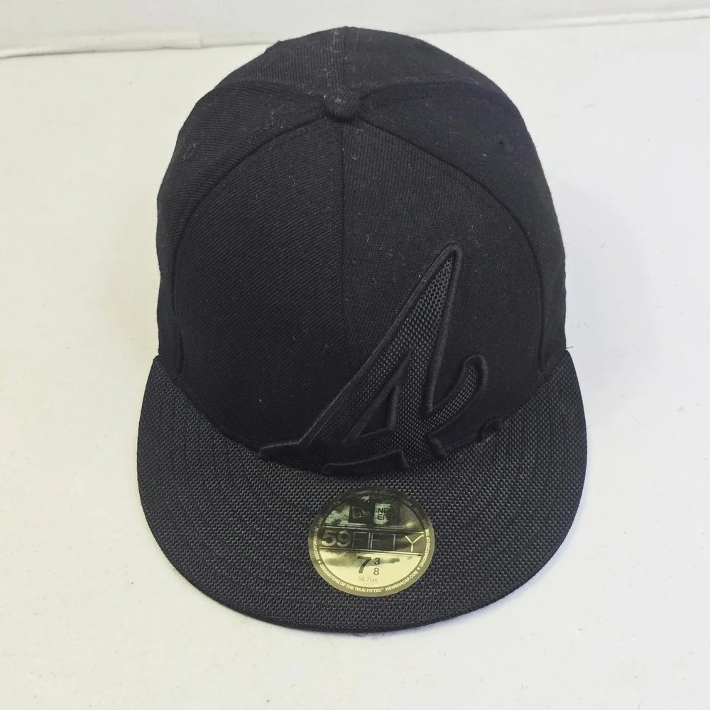 New Era Men's Atlanta Braves 59FIFTY Fitted Hat 7 3/8 Black Tonal Logo Cap